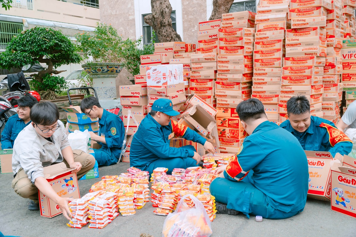 tp.hcm ho tro toan dien cho khanh hoa sau mua lu - 2