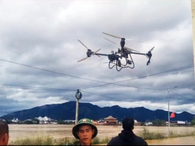  - TPHCM huy động nhiều thiết bị bay không người lái vận chuyển lương thực đến người dân bị cô lập