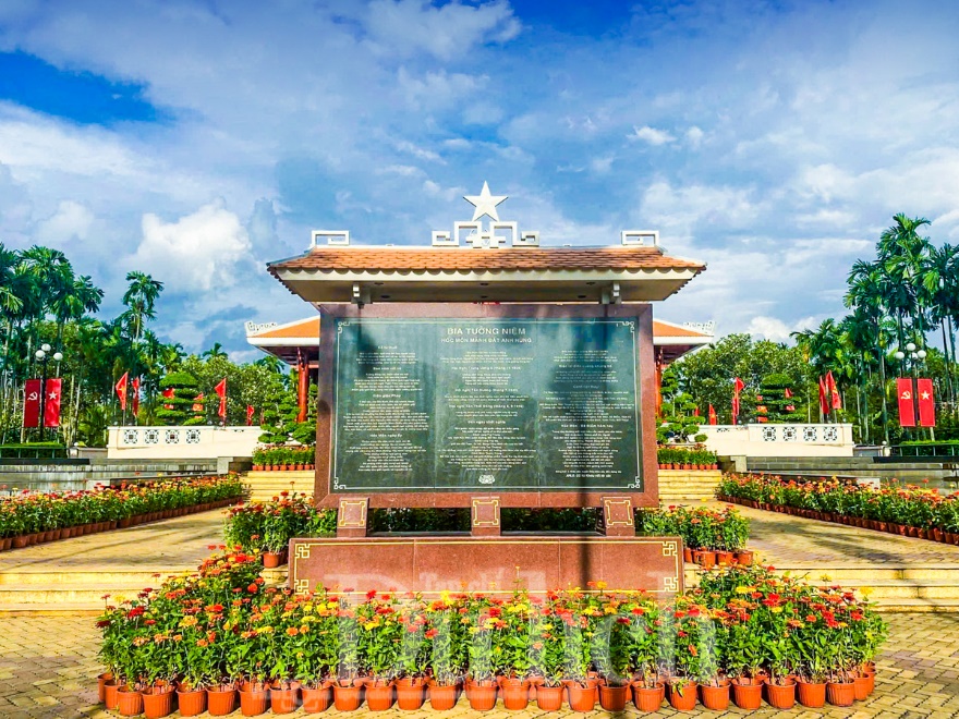 Bí thư Trần Lưu Quang về thăm Ngã Ba Giồng - Hành trình về nguồn thiêng liêng lịch sử - 10