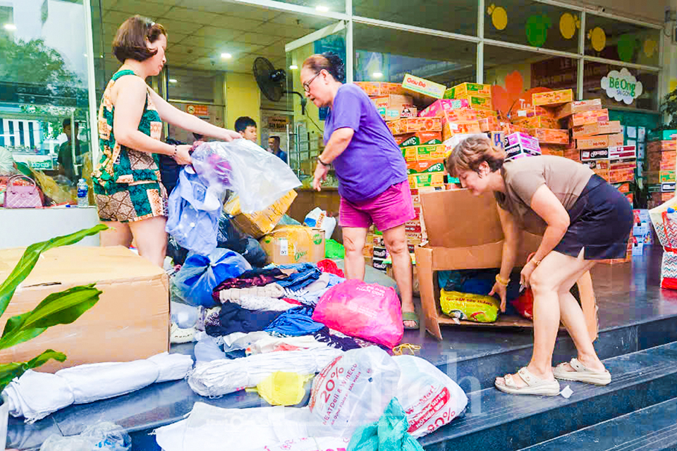 Quá tải các điểm tiếp nhận, TP.HCM triển khai ngay Chương trình tái thiết miền Trung - 3