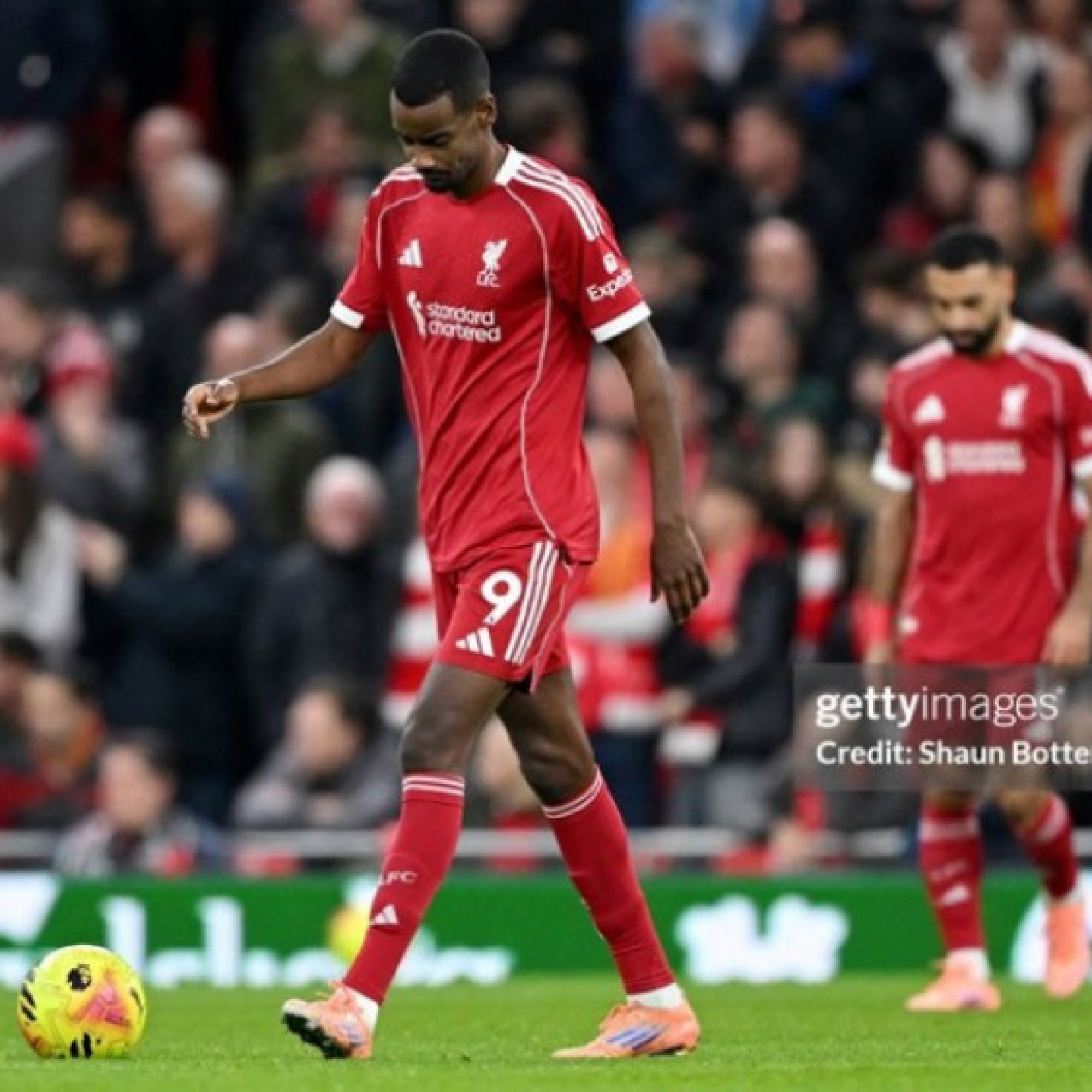  - Isak lập kỷ lục đáng quên 119 năm ở Liverpool, thua sạch 4 trận ra quân đầu tiên