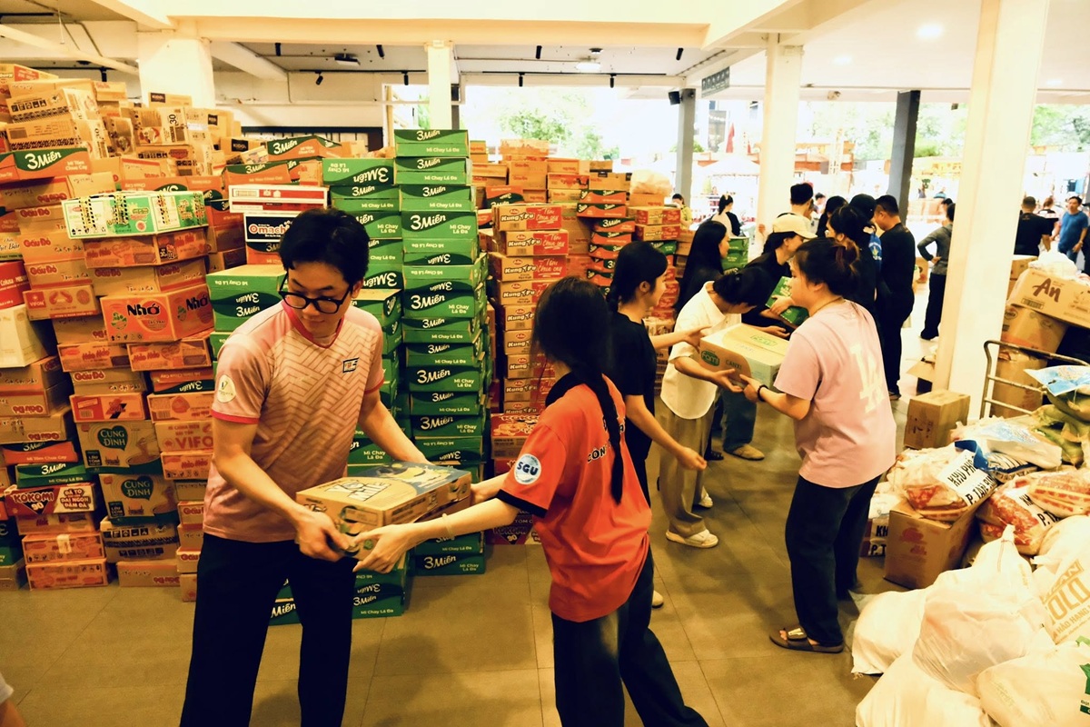tp.hcm dong long huong ve mien trung: tu nhung con hem den ‘lan song’ sinh vien - 6