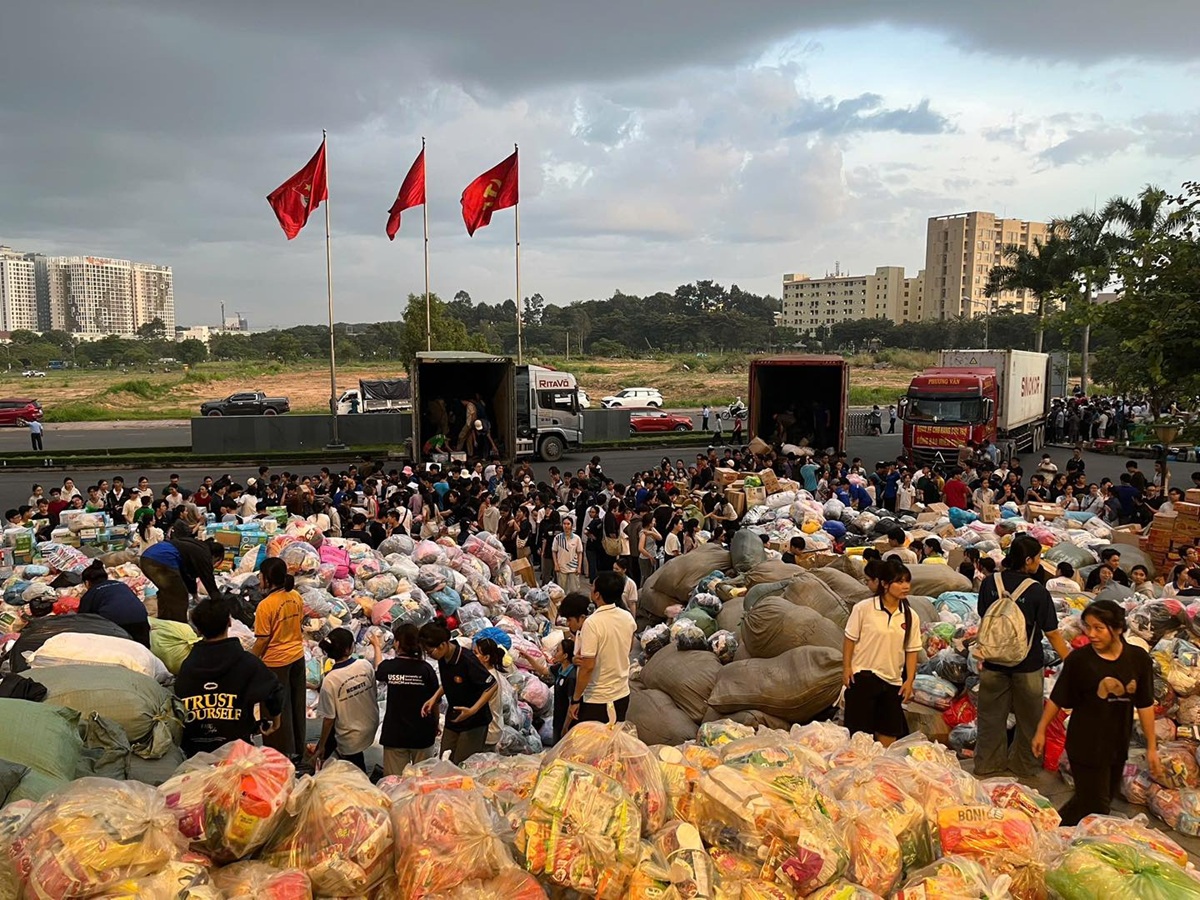 tp.hcm dong long huong ve mien trung: tu nhung con hem den ‘lan song’ sinh vien - 8