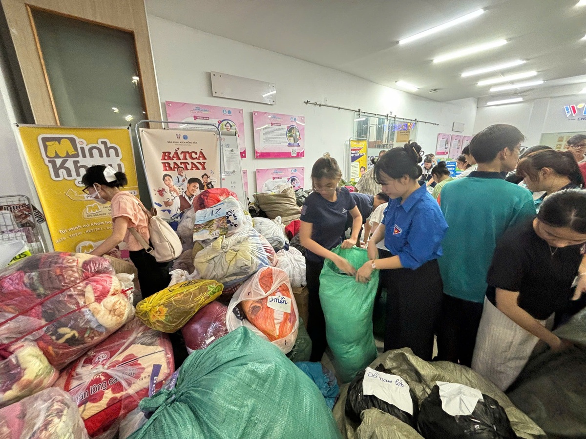 tp.hcm dong long huong ve mien trung: tu nhung con hem den ‘lan song’ sinh vien - 10
