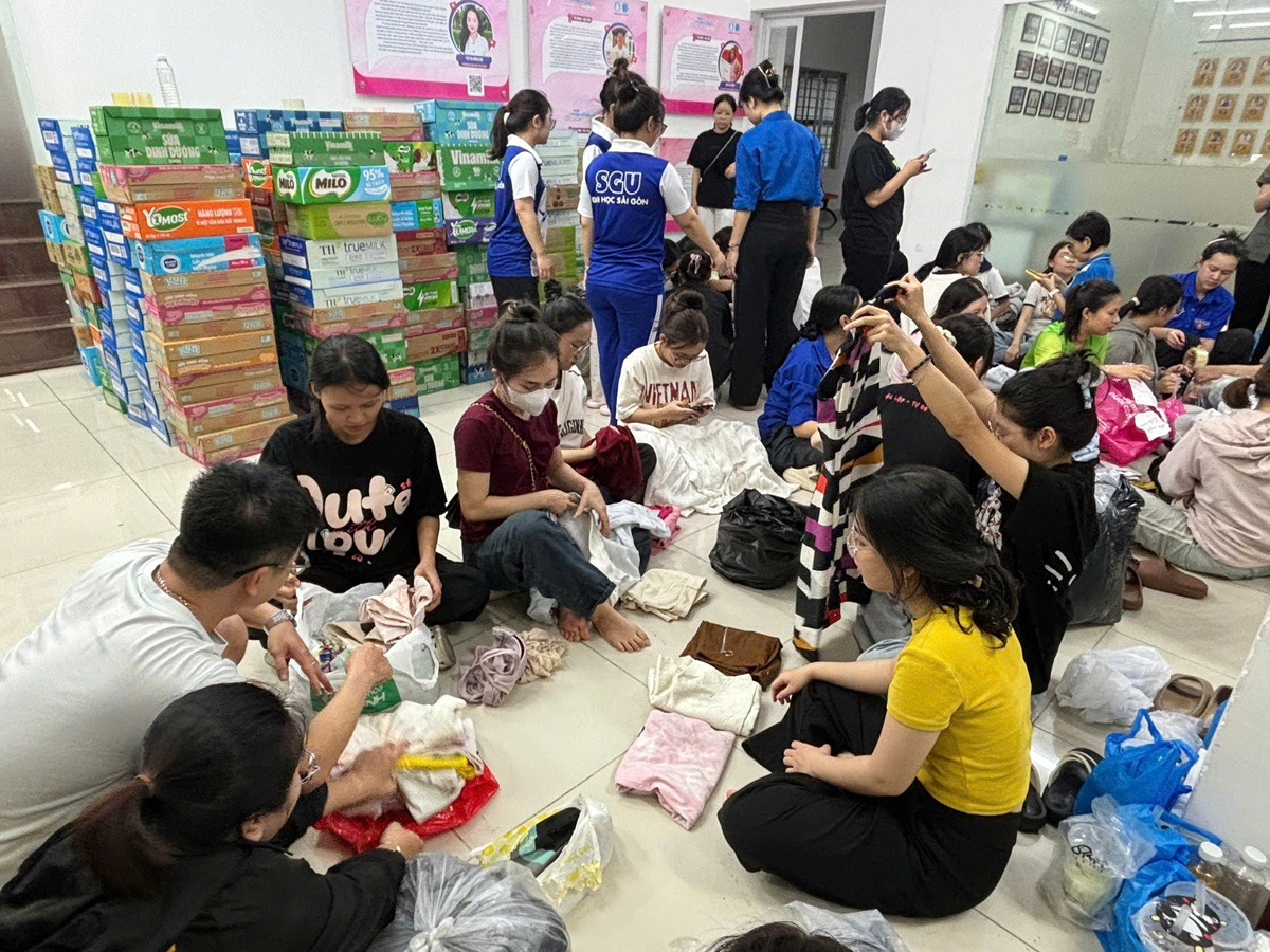 tp.hcm dong long huong ve mien trung: tu nhung con hem den ‘lan song’ sinh vien - 9