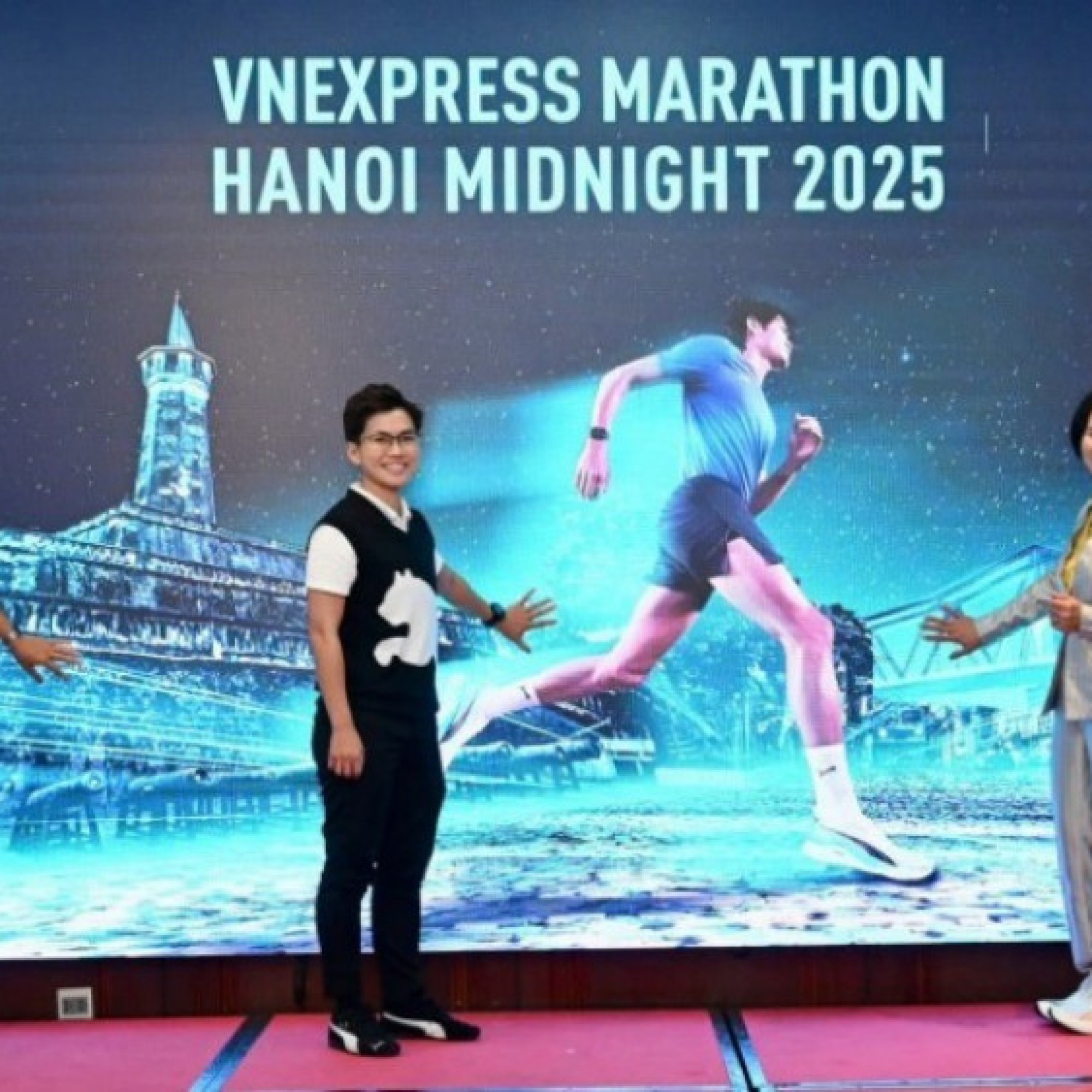  - Hộp giày PUMA lớn nhất Việt Nam xuất hiện tại giải chạy đêm VnExpress