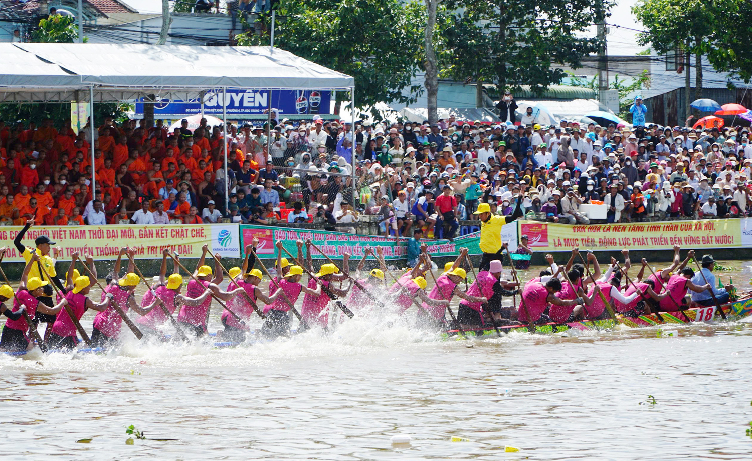 Bảo tồn, phát huy giá trị văn hóa truyền thống tốt đẹp của các dân tộc thiểu số gắn với phát triển du lịch - 3