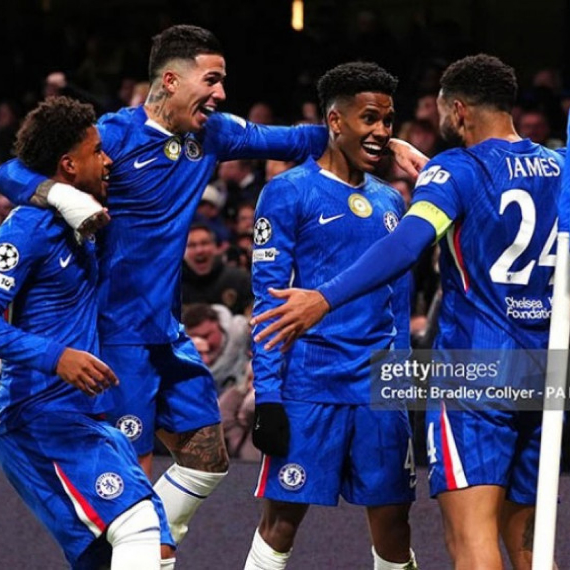  - Chelsea đại thắng Barca: Cơn cuồng phong màu xanh, Estevao át vía Yamal