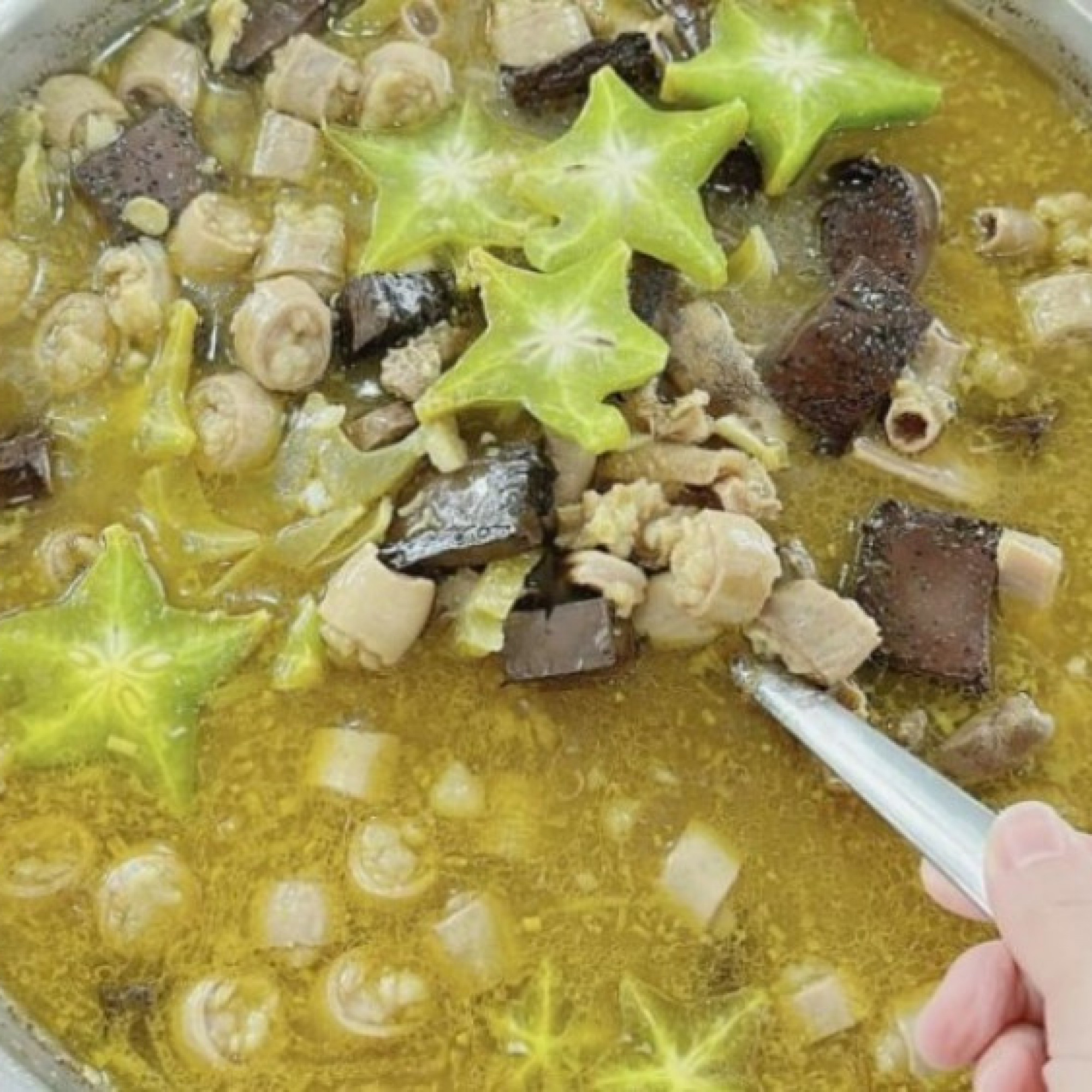 Bộ phận giá rẻ của con bò nấu lẩu đậm vị Tây Bắc ngon miễn chê