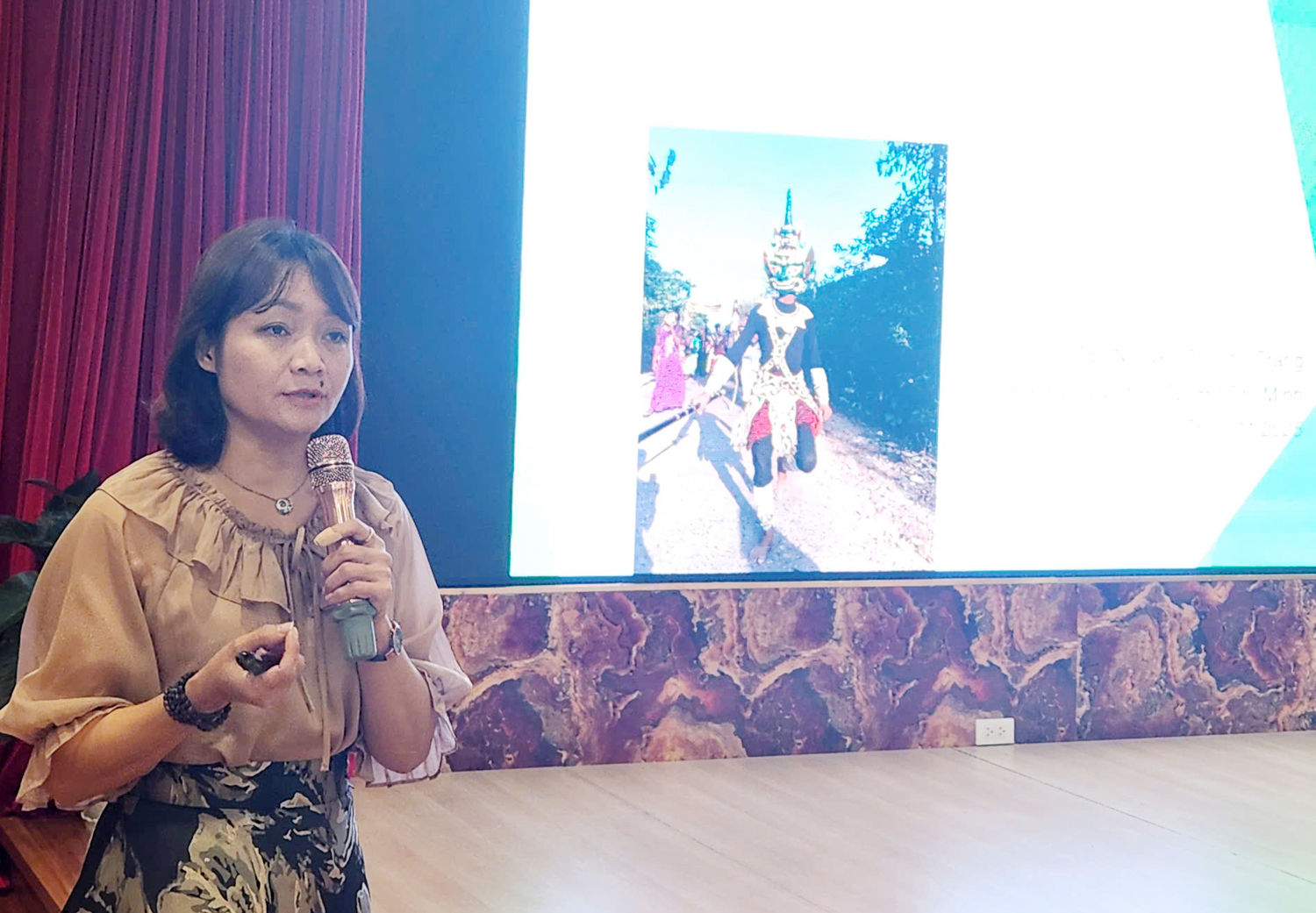 Tập huấn kiểm tra, giám sát công tác bảo tồn, phát huy văn hóa các dân tộc - 7