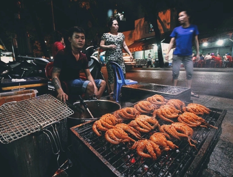 Phố ốc Vĩnh Khánh của TP.HCM vào top '31 con đường hấp dẫn nhất thế giới'