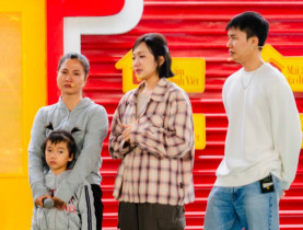 Diệu Nhi khóc nức nở trước cảnh người mẹ trẻ gồng gánh nuôi gia đình 5 người