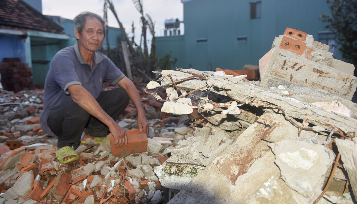 Chung tay chia sẻ mất mát, đau thương cùng người dân vùng bão, lũ miền Trung - 4