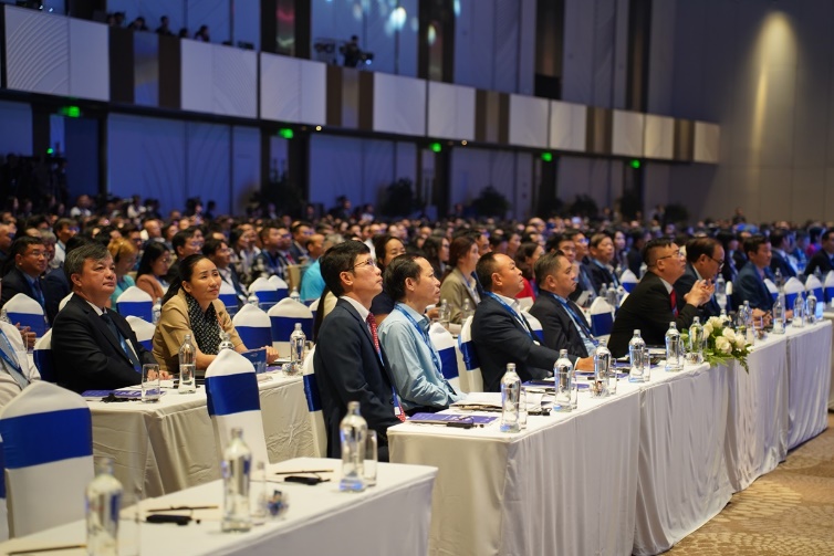 Thủ tướng: Diễn đàn kinh tế mùa thu là nơi lan tỏa giá trị trí tuệ và kết nối lợi ích quốc gia - 2