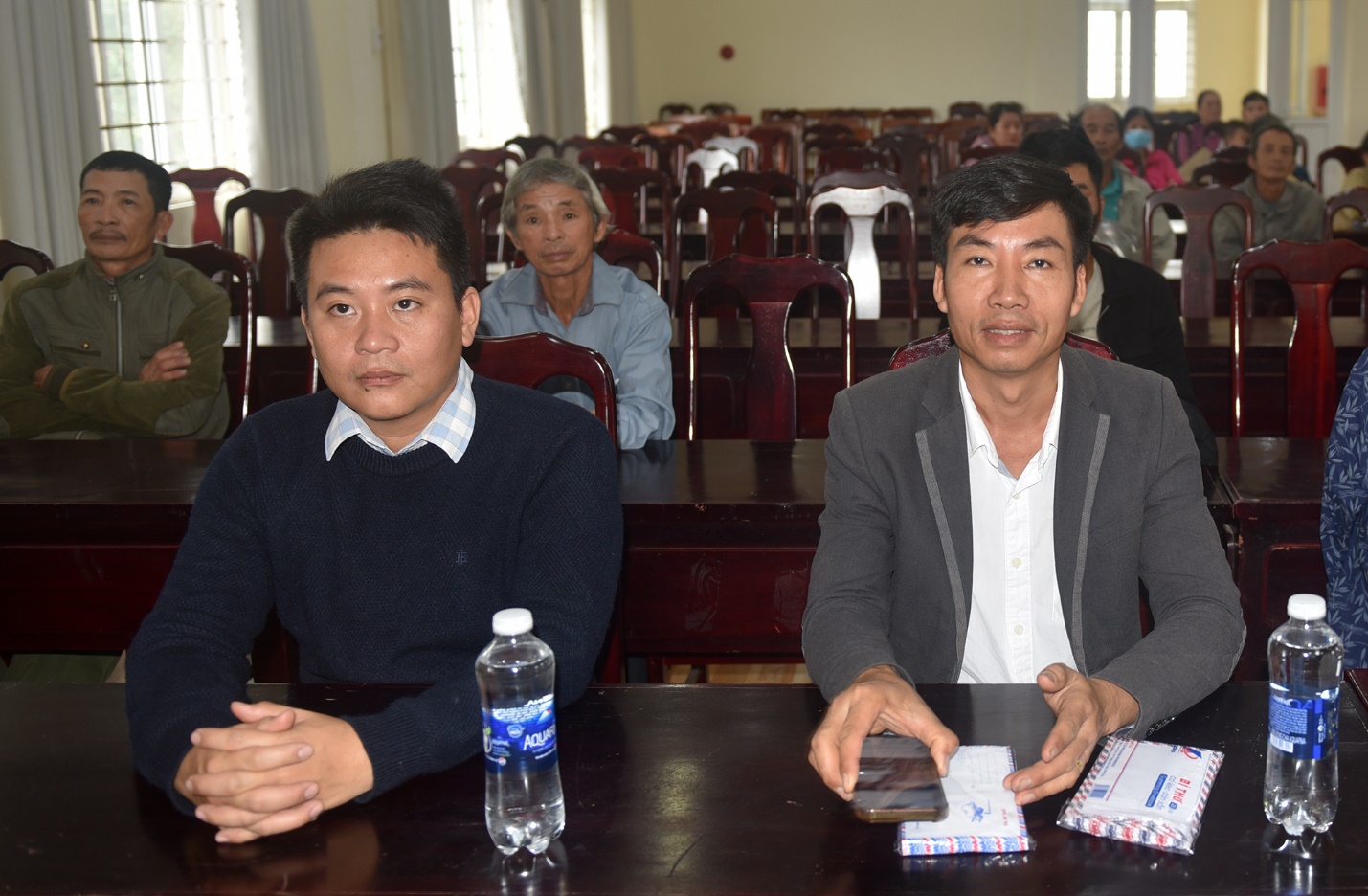 Chung tay chia sẻ mất mát, đau thương cùng người dân vùng bão, lũ miền Trung - 17