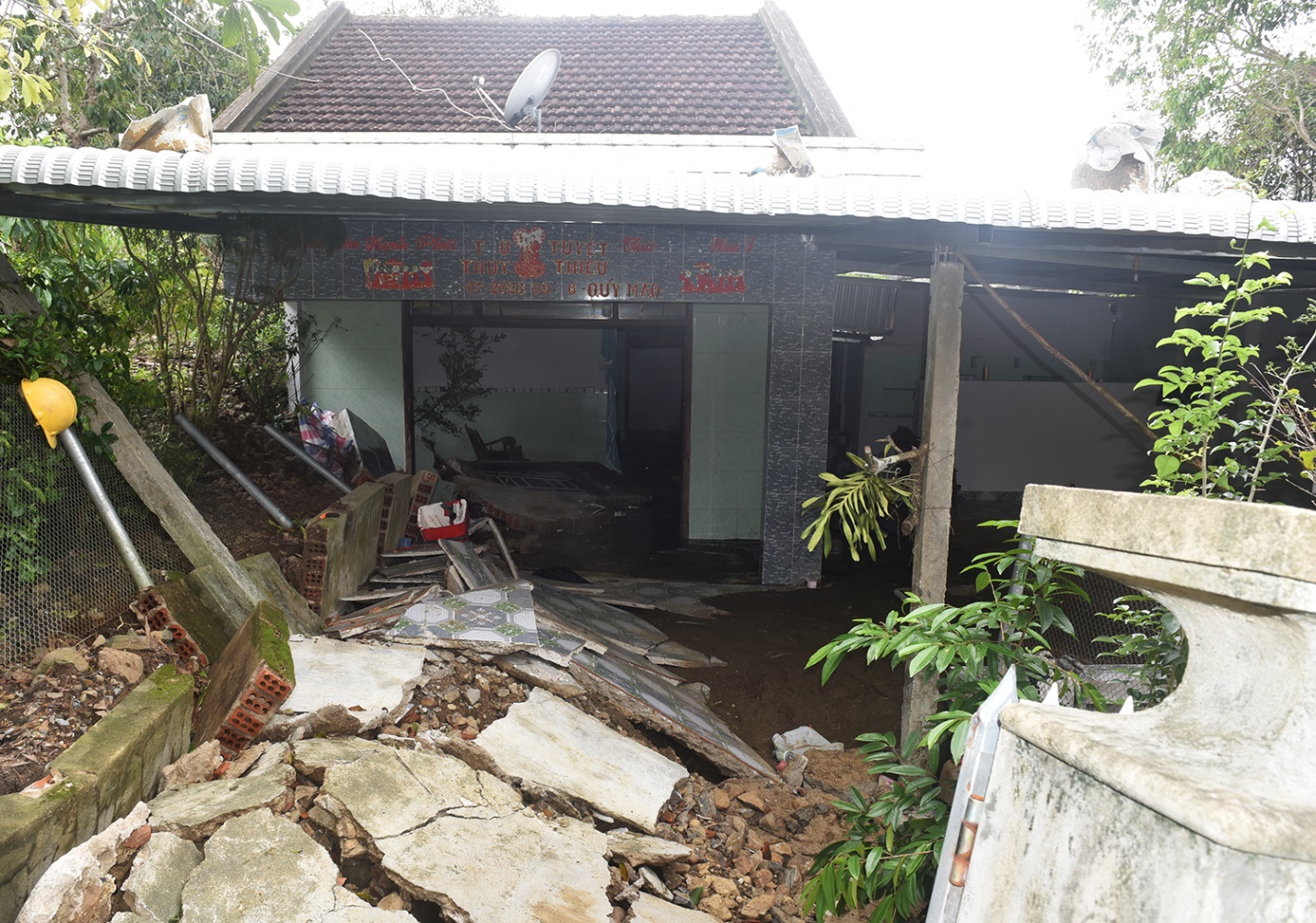 khu dan cu nut toac, ca lang so tan khong dam tro ve nha - 6