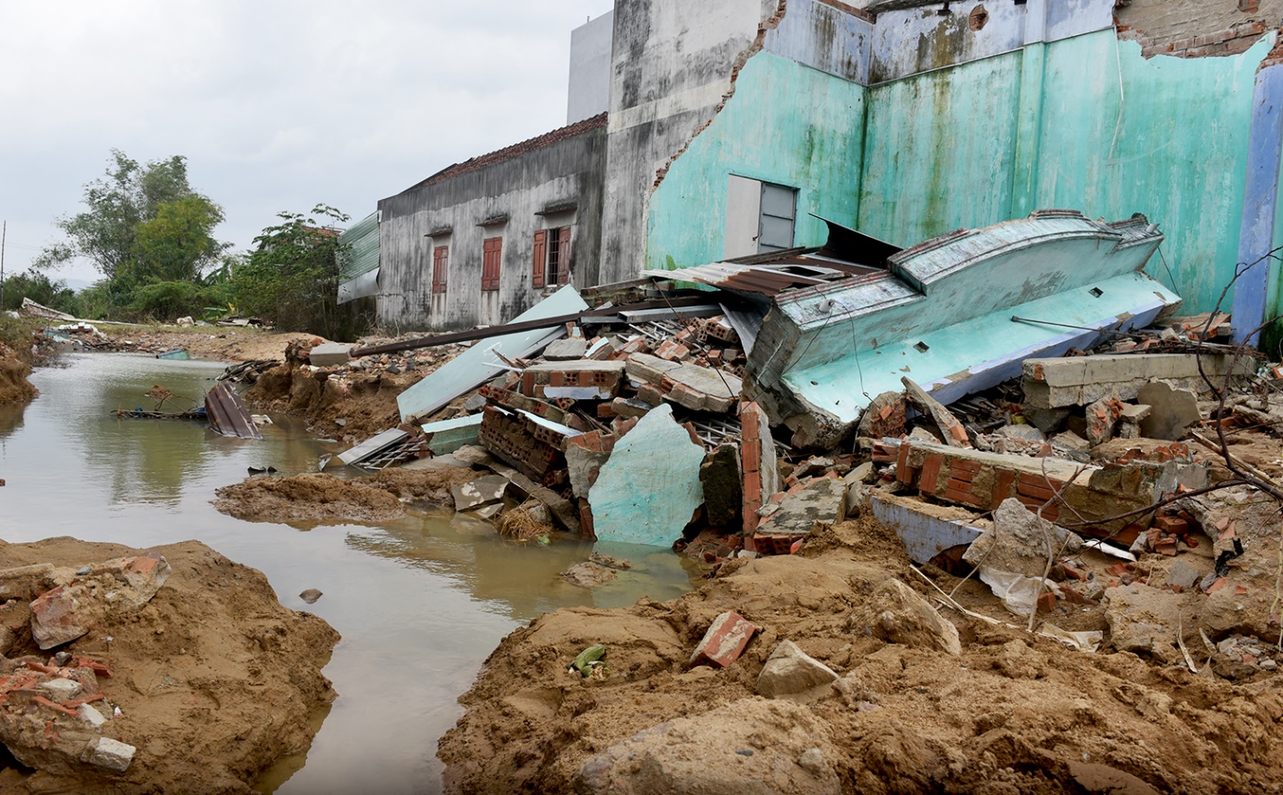 tang thuong o vung ron lu hoa thinh - 3