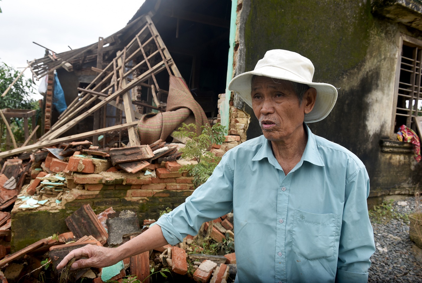 thu tuong tham hoi, chia se dau thuong cung nguoi dan vung ron lu hoa thinh - 5