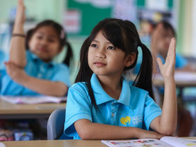  - Ngôi trường sinh ra từ tình thương