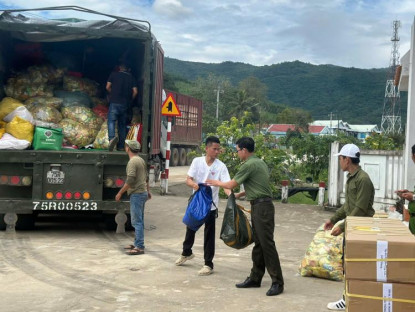  - Kịp thời sẻ chia khó khăn với đồng bào lũ lụt ở Đắk Lắk