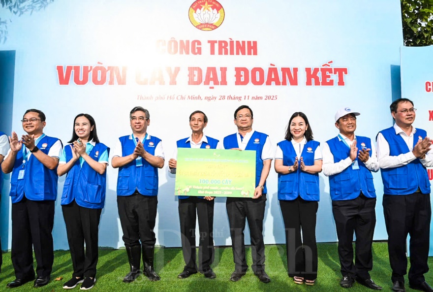 ‘Vườn cây Đại đoàn kết’ - Điểm hẹn xanh vun đắp từ tâm huyết 500 đại biểu TP.HCM - 9