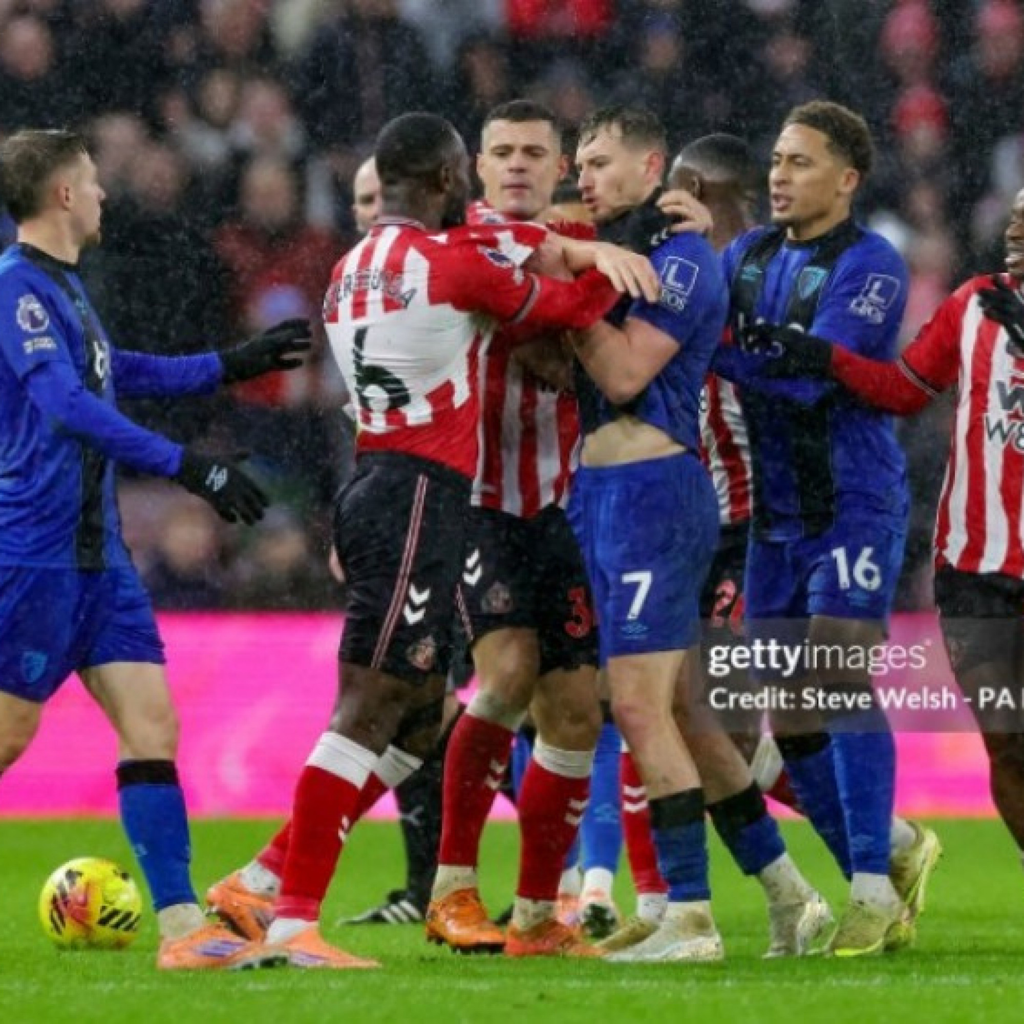  - Kết quả bóng đá Sunderland - Bournemouth: Cơn mưa bàn thắng & thẻ phạt (Ngoại hạng Anh)