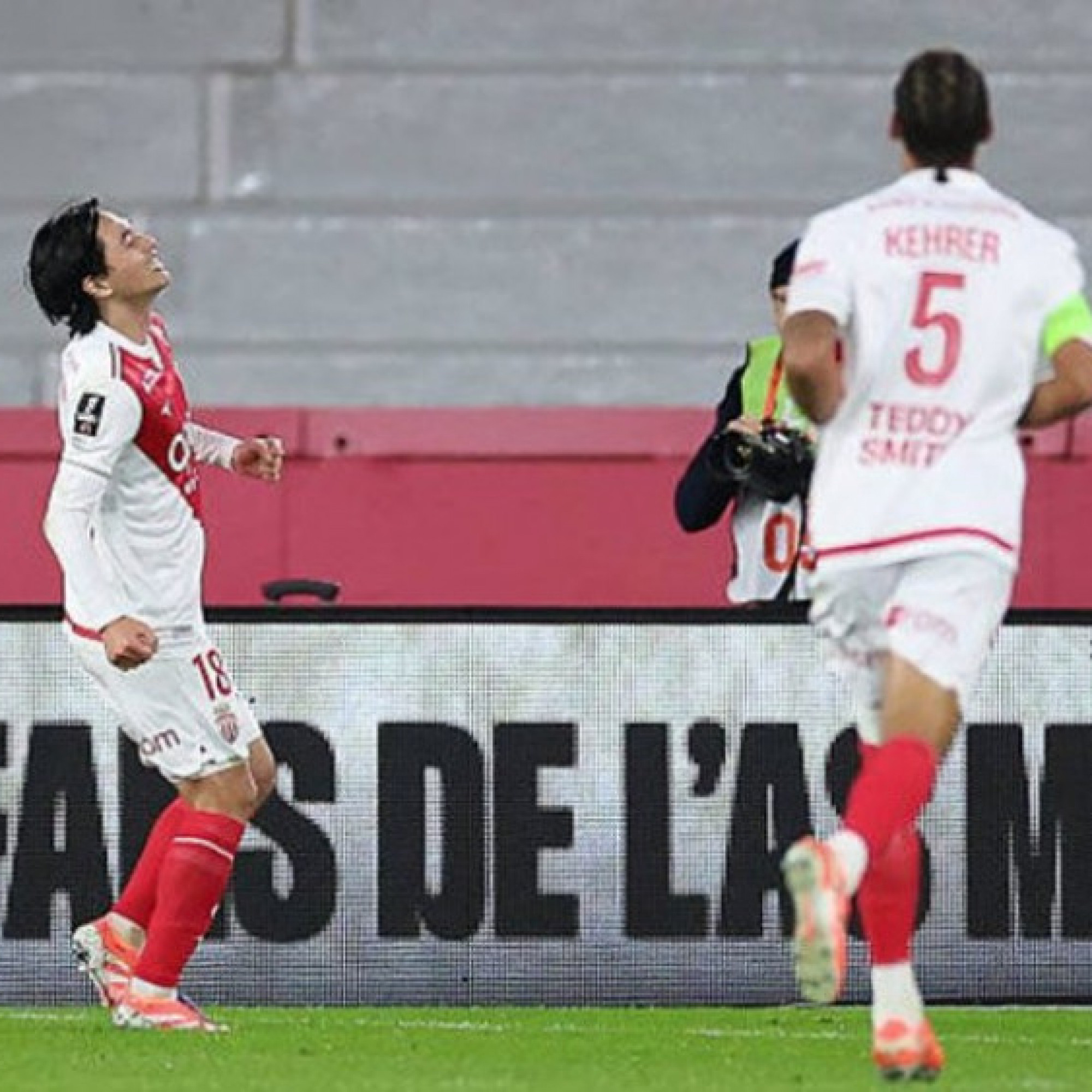  - Kết quả bóng đá Monaco - PSG: Minamino bắn hạ nhà đương kim vô địch (Ligue 1)