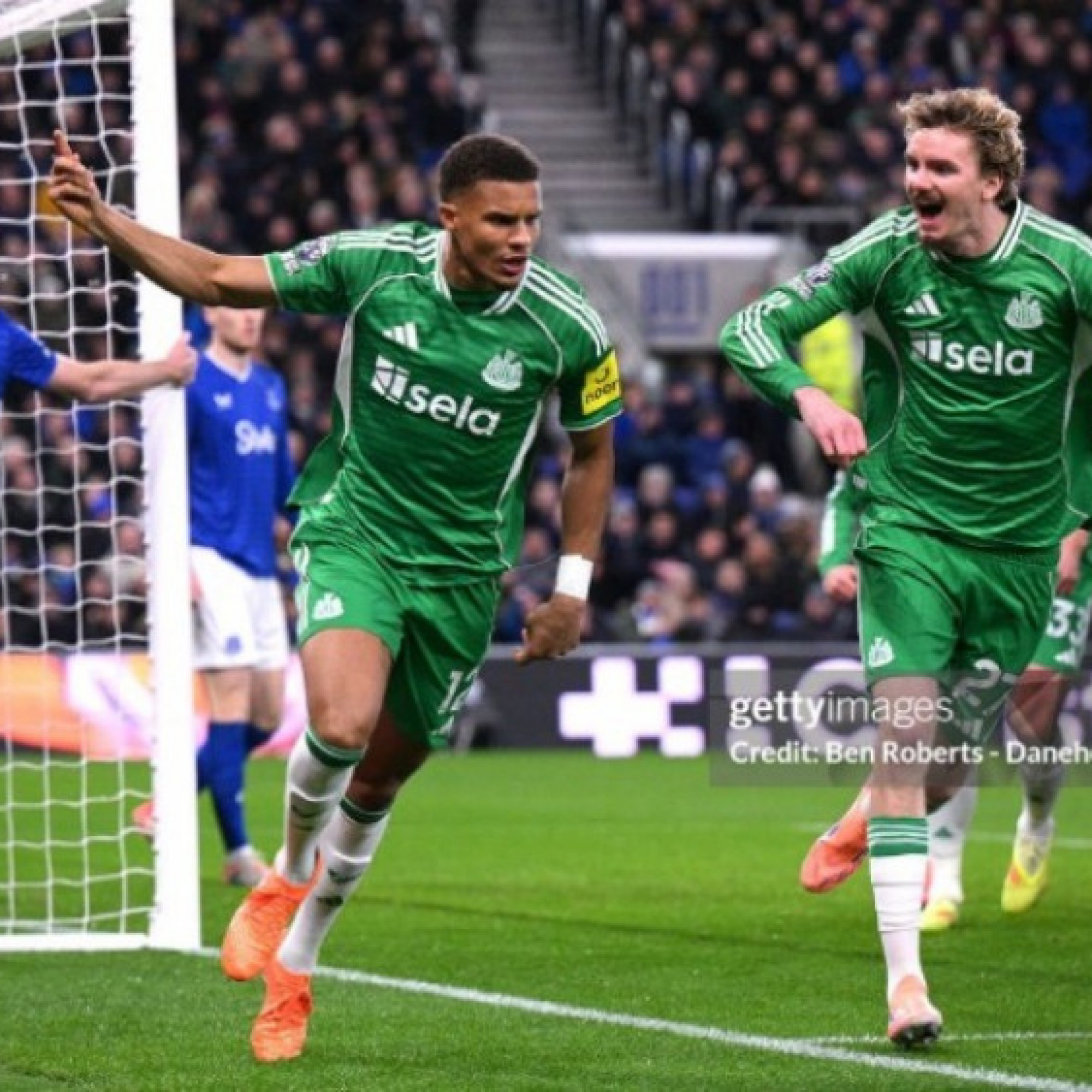  - Tin mới nhất bóng đá sáng 30/11: Sao Newcastle lập kỷ lục tại Ngoại hạng Anh 2025/26