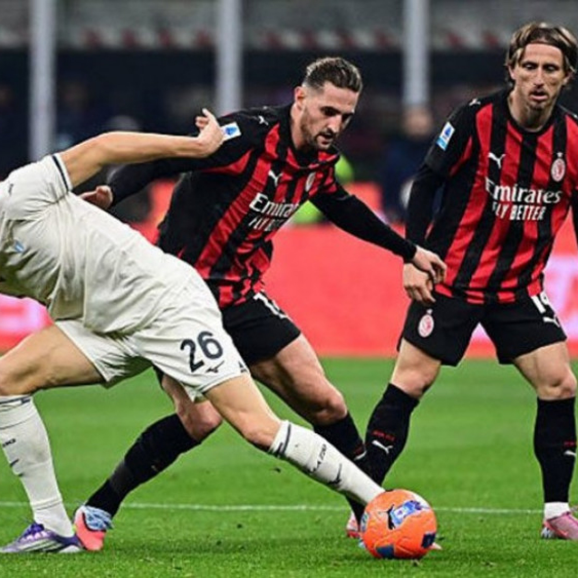  - Video bóng đá AC Milan - Lazio: Nghẹt thở màn xem VAR phút bù giờ (Serie A)