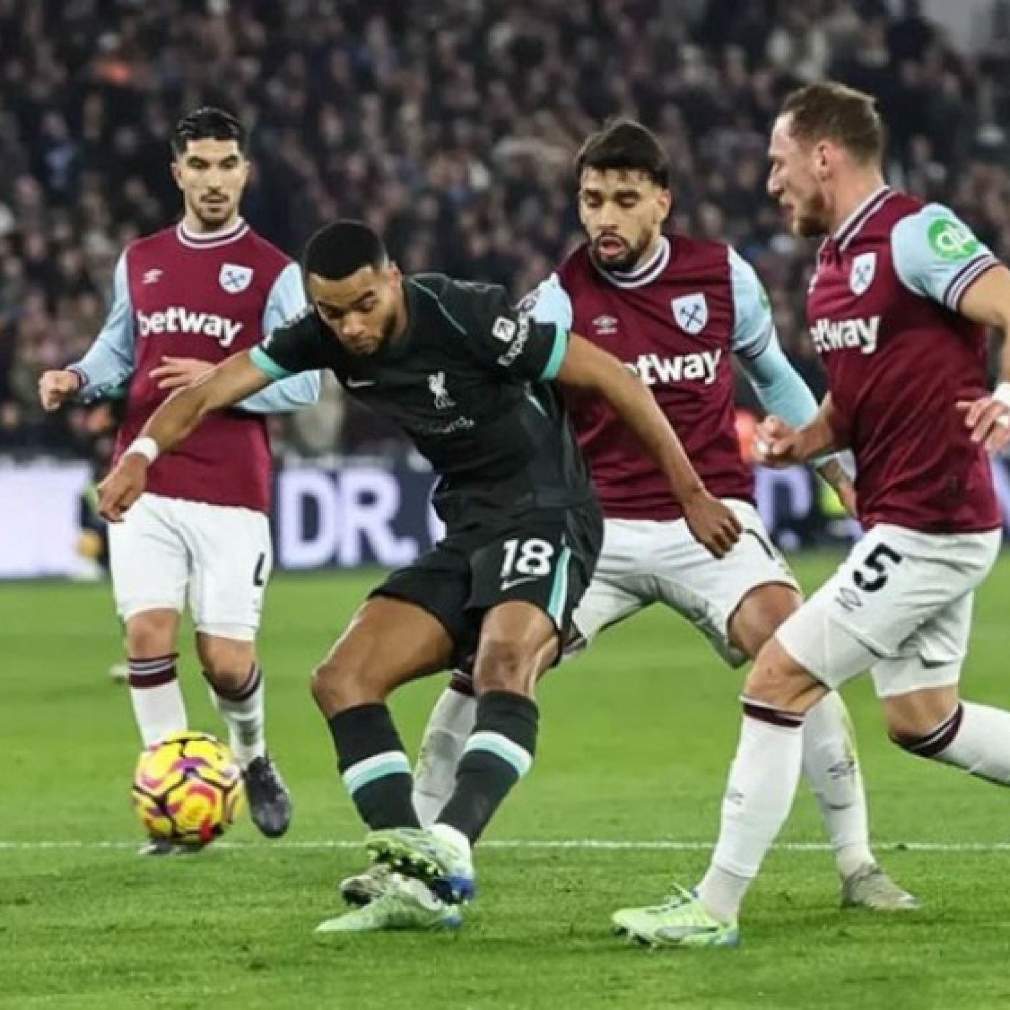  - Trực tiếp bóng đá West Ham - Liverpool: Chờ bản lĩnh "Lữ đoàn đỏ" (Ngoại hạng Anh)