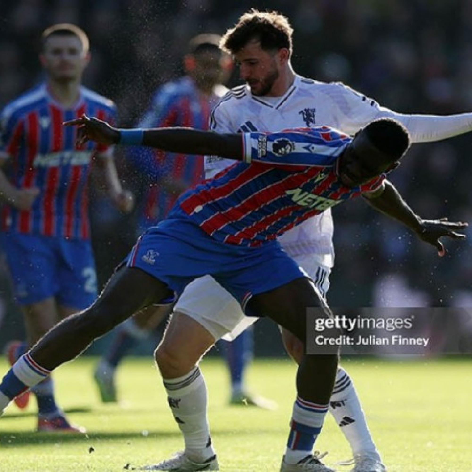  - Kết quả bóng đá Crystal Palace - MU: Ngược dòng đỉnh cao, Zirkzee - Mount chói sáng (Ngoại hạng Anh)