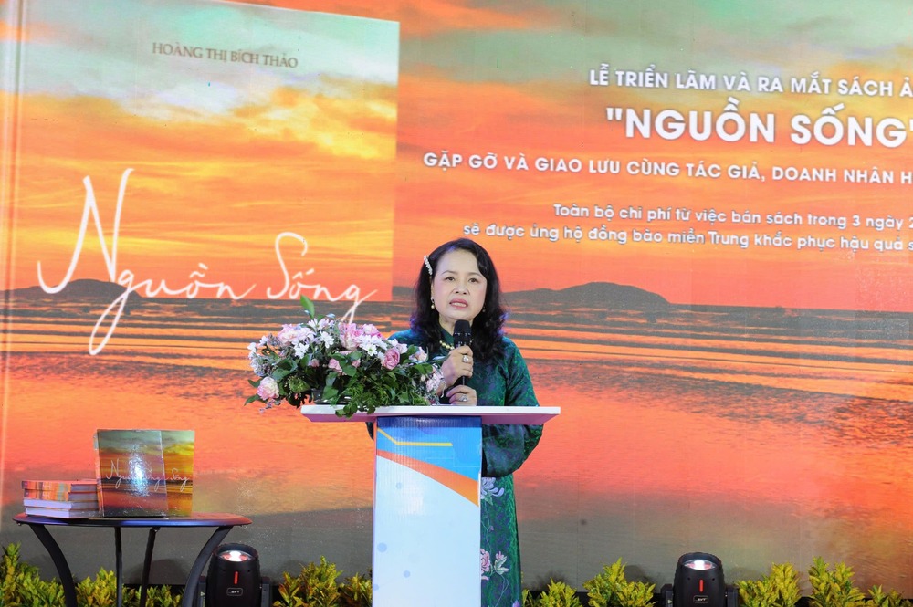 Ra mắt sách ảnh "Nguồn sống" của Hoàng Thị Bích Thảo - 2