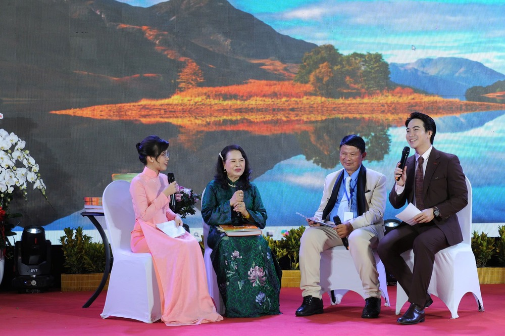 Ra mắt sách ảnh "Nguồn sống" của Hoàng Thị Bích Thảo - 1