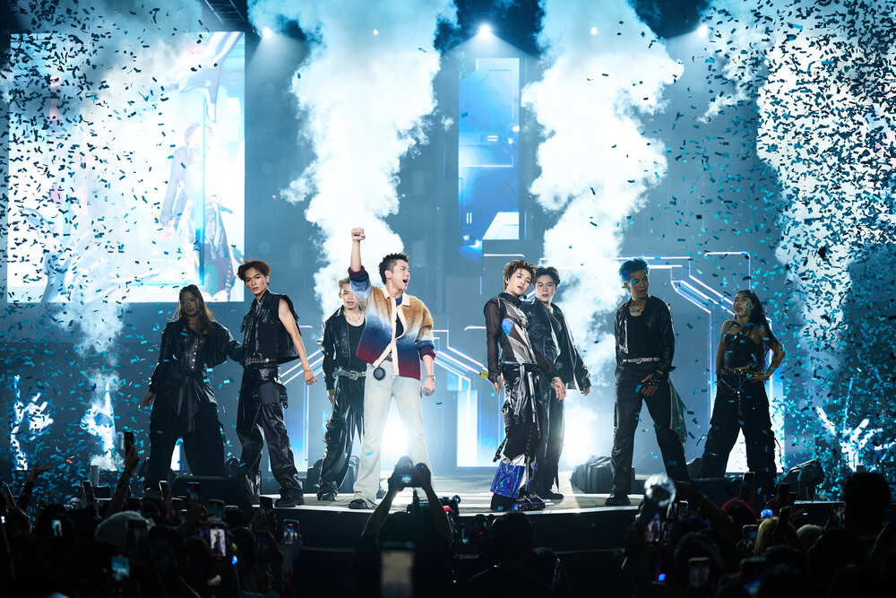 CAPTAIN BOY bị RHYDER “đánh úp” trong mini concert đầu tiên “Mặt chạm mặt” - 2