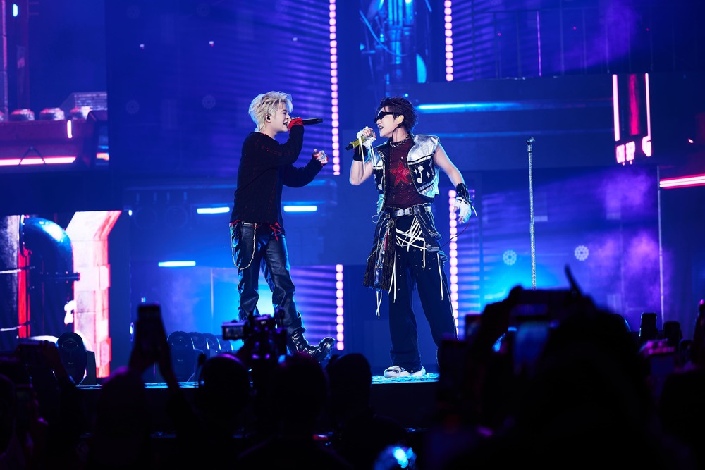 CAPTAIN BOY bị RHYDER “đánh úp” trong mini concert đầu tiên “Mặt chạm mặt” - 4