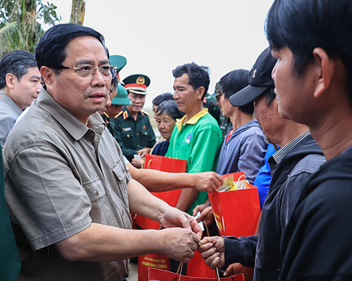 “chien dich quang trung” than toc xay nha cho nguoi dan bao, lu xong truoc tet 2026 - 8