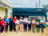 Hội từ thiện Việt Nam tại Hàn Quốc gửi trao yêu thương đến bà con vùng lũ