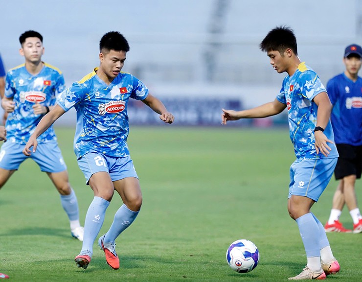 U22 Việt Nam chốt danh sách đá SEA Games, thầy Kim loại 5 cầu thủ là ai? - 1