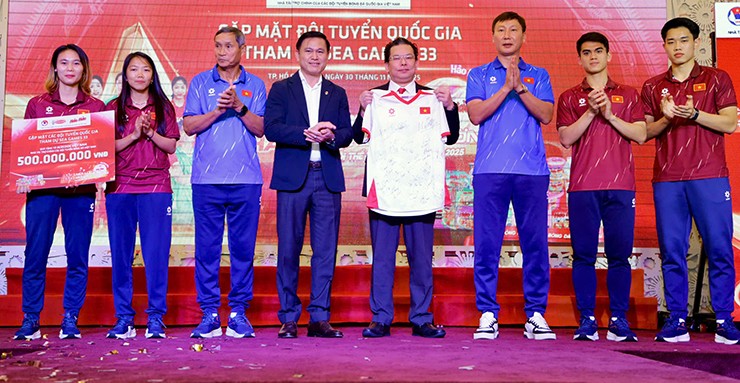 U22 và ĐT nữ Việt Nam được thưởng nóng nửa tỉ đồng trước SEA Games - 1
