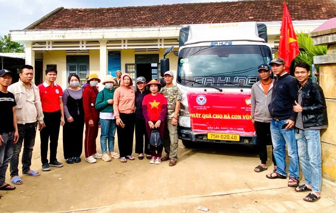 Hội từ thiện Việt Nam tại Hàn Quốc gửi trao yêu thương đến bà con vùng lũ - 3