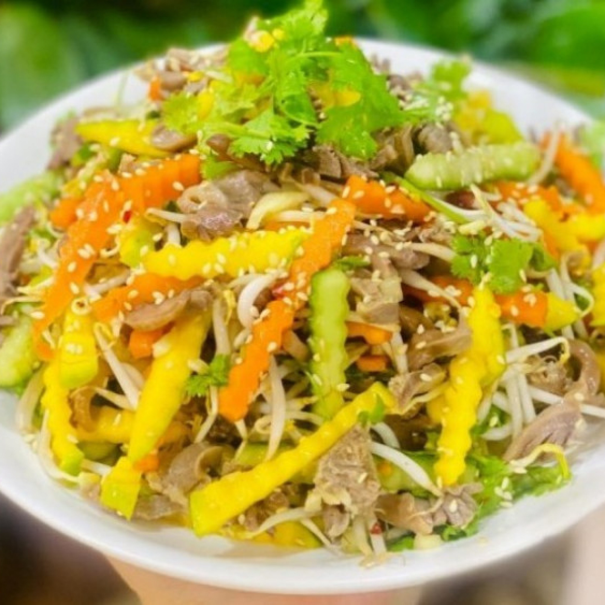 Bộ phận giòn ngon, giá rẻ của con gà trộn nộm rau củ ngon miễn chê