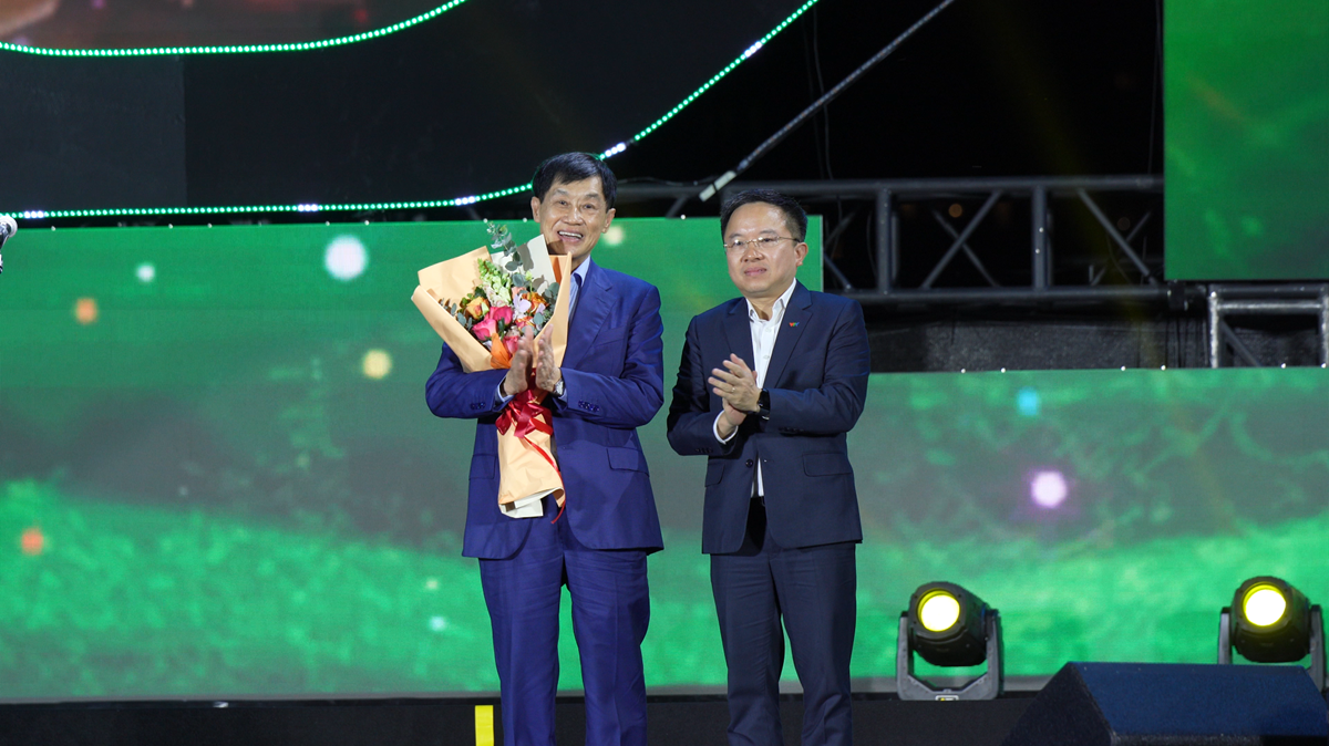 dem nhac xuc dong ‘nghia tinh phuong nam’ tiep suc dong bao vung lu - 11