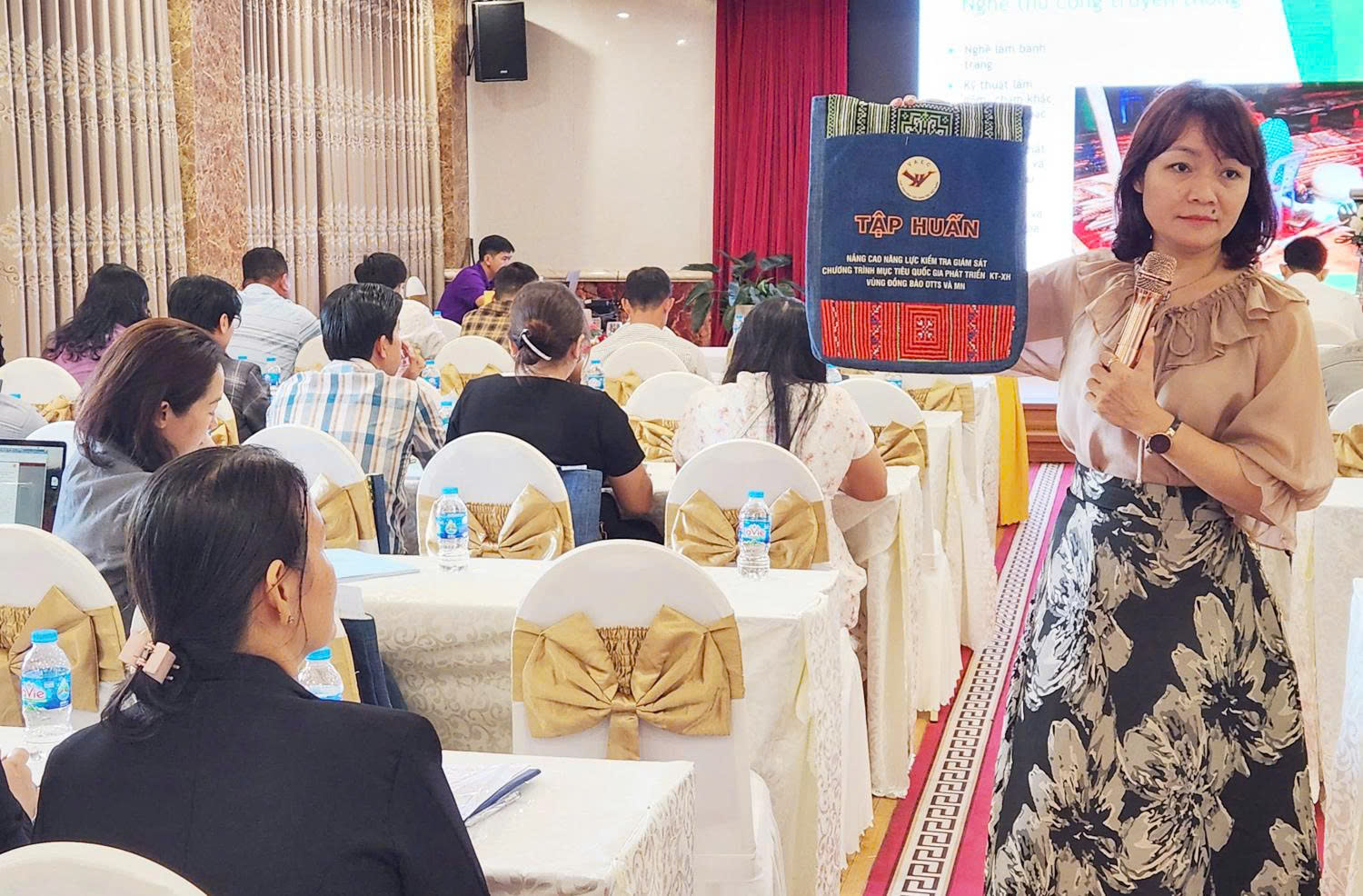 Chung tay gỡ khó cho văn hóa cơ sở - 4