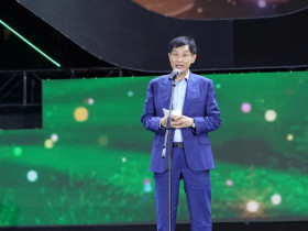  - Doanh nhân Johnathan Hạnh Nguyễn ủng hộ 6 tỷ cho miền Trung: "Tôi xin gửi trọn tấm lòng"