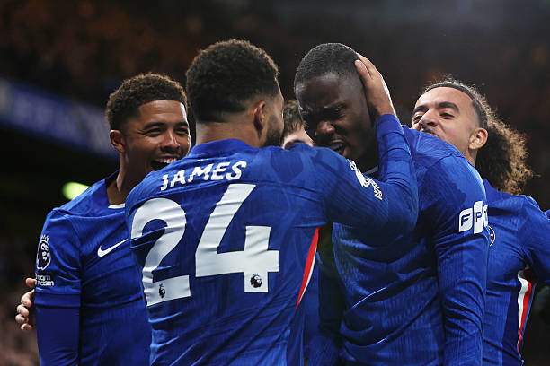 Chelsea 10 người vẫn khiến Arsenal vất vả: "Quái thú" cướp show, lu mờ Rice - 3