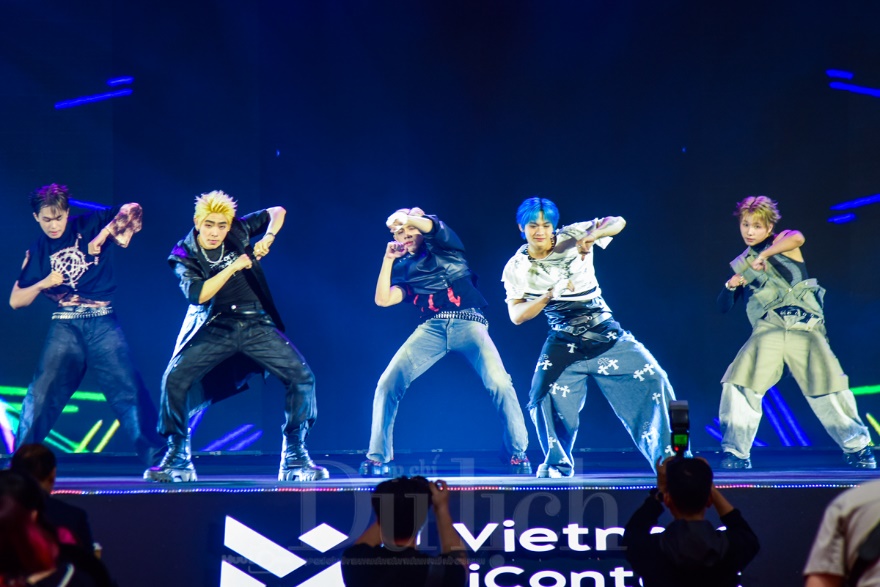 Cái bắt tay chiến lược giữa nhà quản lý và cộng đồng sáng tạo số - 1