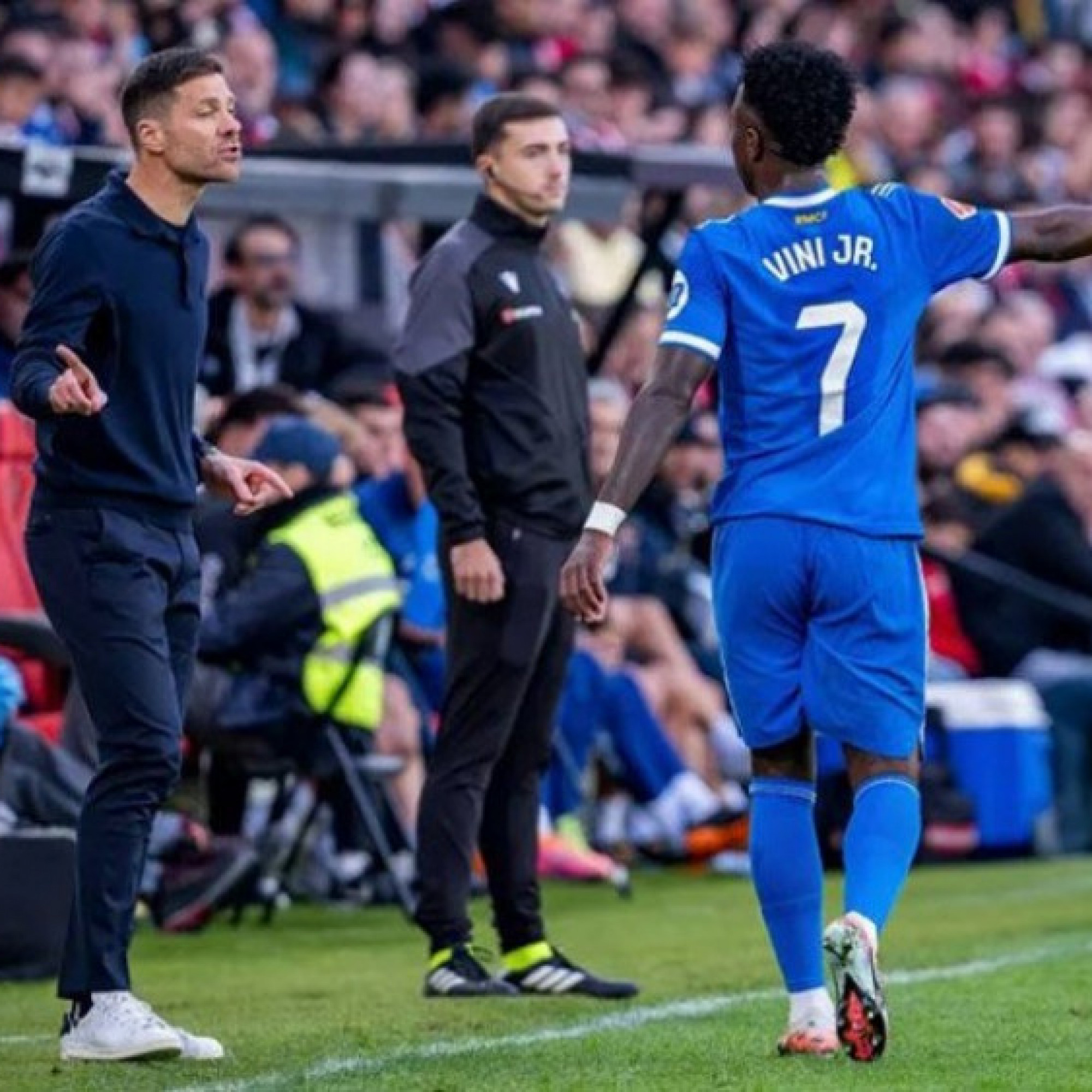  - Rộ tin HLV Alonso bị trò cưng "đá ghế", sắp bị Real Madrid sa thải