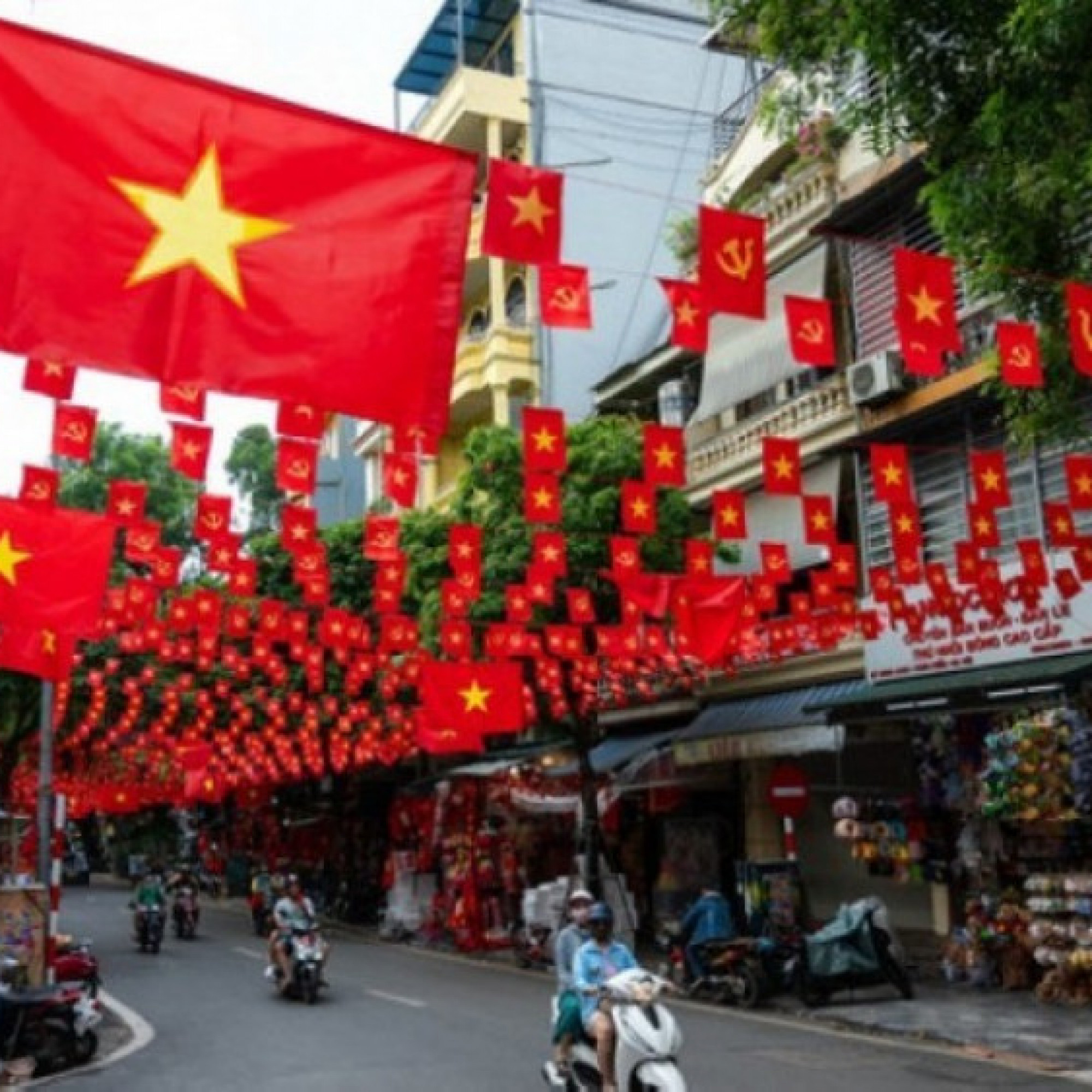  - Hà Nội có bao nhiêu sông chảy qua?