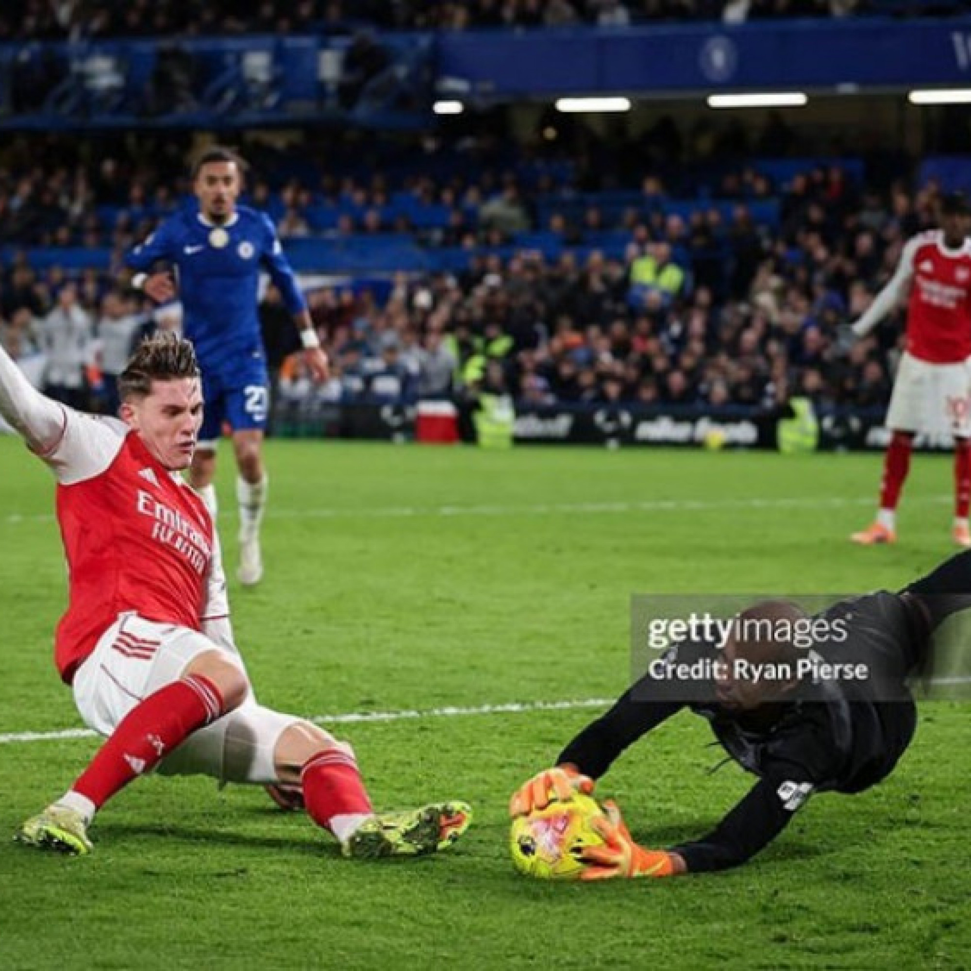  - Arsenal "tự bắn vào chân", cẩn thận Man City phá bĩnh giấc mơ 22 năm