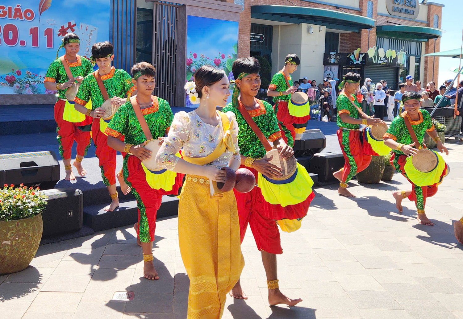 Bảo tồn di sản văn hóa trên núi Bà Đen - 6